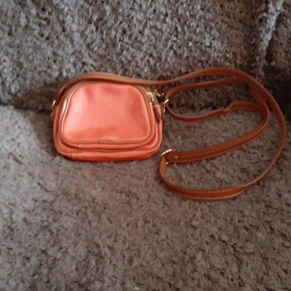 VALENTINA-Italy-Genuine Patent Leather Crossbody Handbag-Coral/Orange-Near Mint - Picture 3 of 8